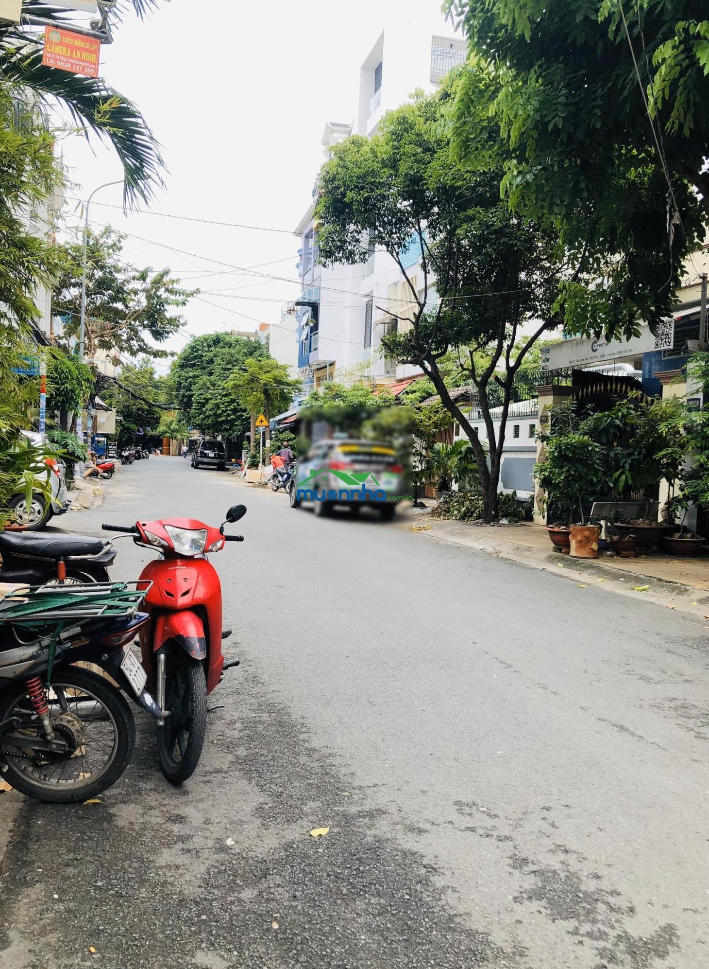 Bán nhà đường tân sơn nhì, tân phú (5,2x22m vuông) nhà 3 tầng, đường 8m, khu dân trí cao, 15,2 tỷ