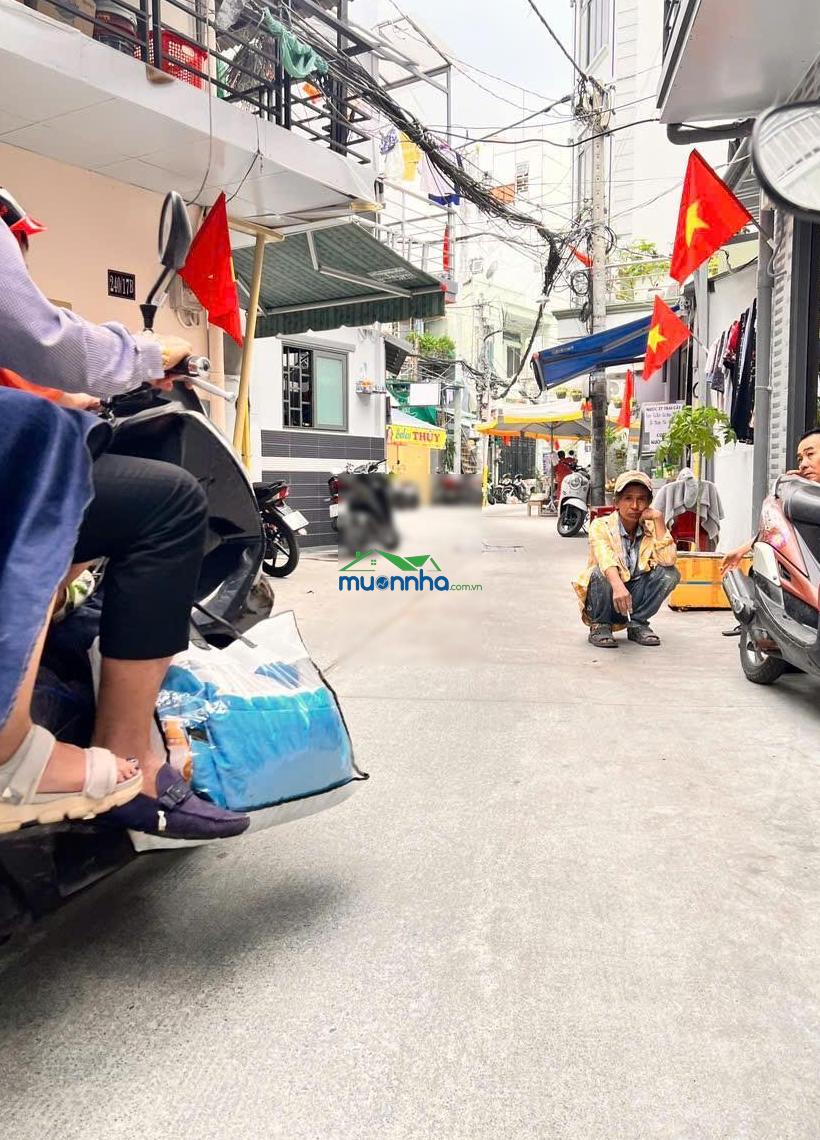 Cần bán căn nhà hẻm 240 đường cách mạng tháng 8, phường 10, quận 3. 42m2, 3 lầu 6.5 tỷ sổ hồng - 2