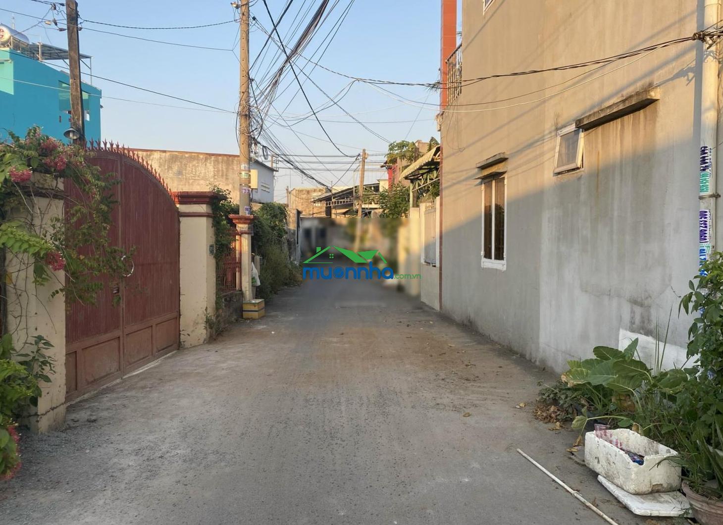 Bán nhà 121m2 đường 6m sổ hồng, gần ub phú hữu q9 giáp q2 bao sang tên hỗ trợ ngân hàng 0764 994 ***