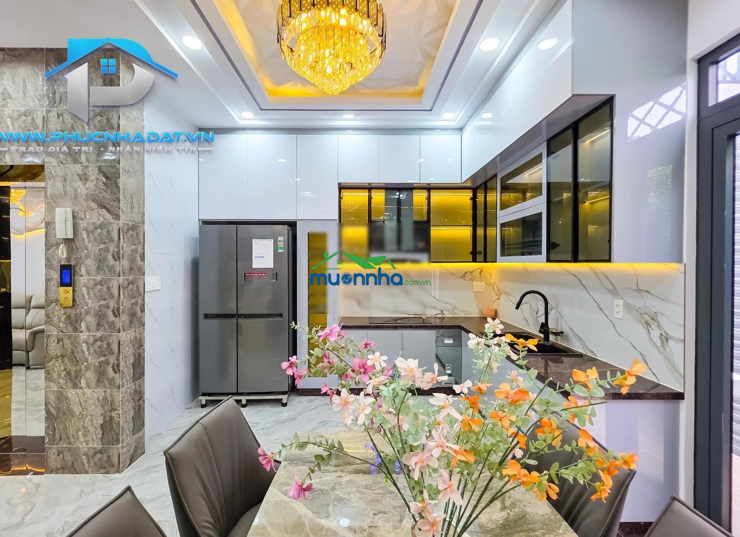 Quá mê nhà phố hiện có thang máy nằm trong khu dân cư compoud có bảo vệ huỳnh tấn phát - giá 9.4 tỷ