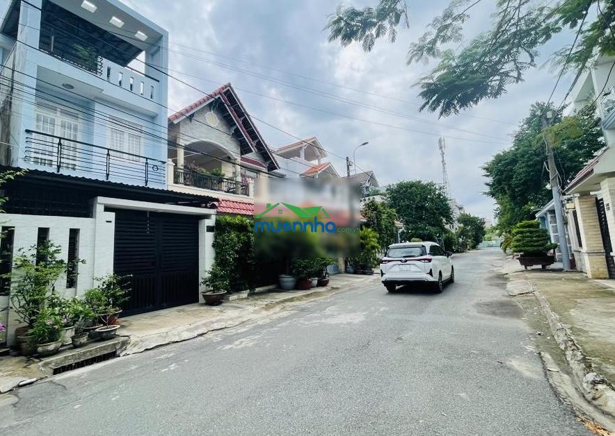 Chính chủ lâu đời bán đất tặng nhà 2 tầng giá quá tốt mt đường 835 10m sổ vuông đẹp