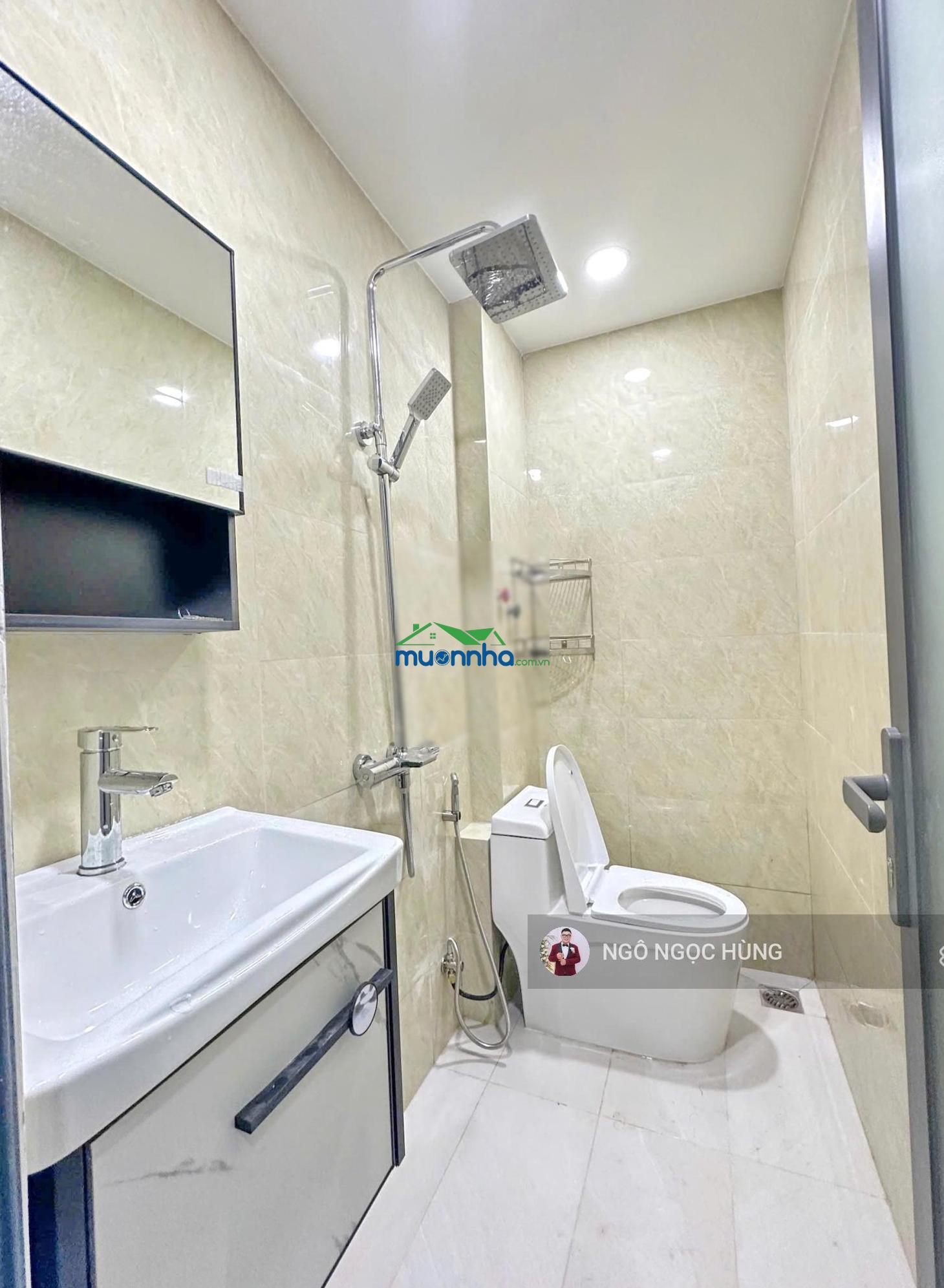 Nhà mặt tiền đs chợ tân quy quận 7 giá bán: 6.9 tỷ còn thương lượng dt: 3.8x19m - 2