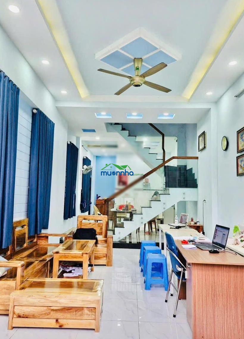 Nhà linh đông khu phân lô 5,8x14 xây 1 trệt 2 lầu hoàn công