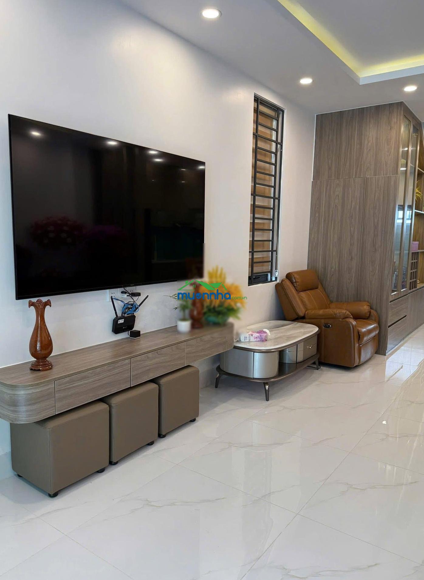 Cho thuê nhà giá 10 triệu/th 4pn, 5wc đối diện kcn chơn thành - gọi 0906 443 *** đi xem - 4