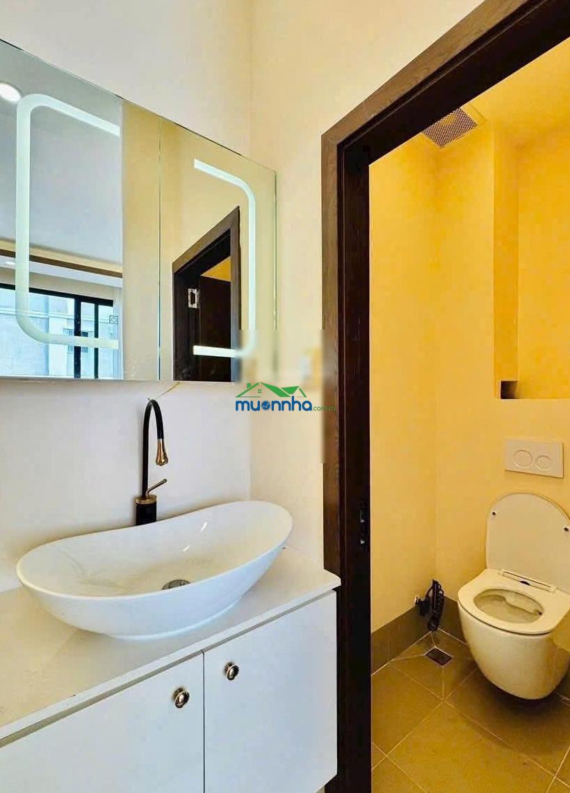 Cần bán nhanh căn nhà ngay đường bắc hải - q10 - giá:6,65tỷ/70m2 - cách công viên lê thị riêng 700m - 4