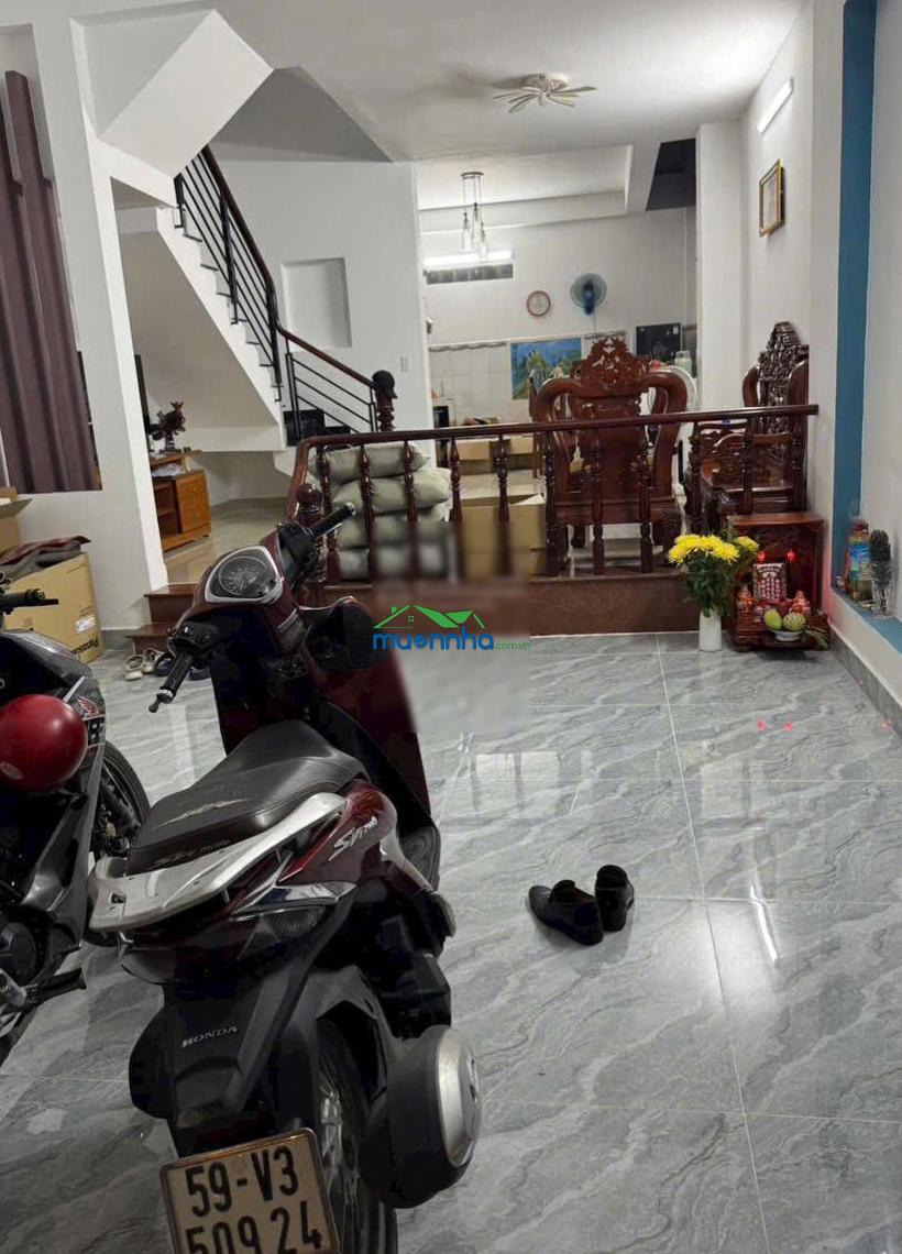 Bán đất tặng căn nhà 3 tầng, đường nhánh lê đức thọ p6, dt 5x13m, giá 6tỷ9 còn bớt. lh 0902 958 *** - 2