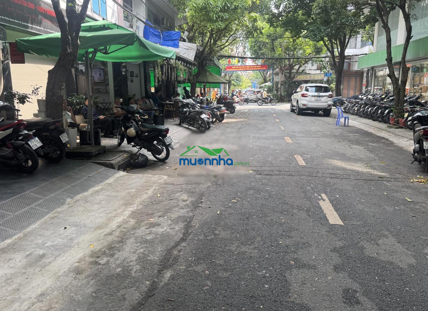 Bán nhà mặt tiền thụt đường ngang phan bá phiến khu vip k300 còn sót lại.