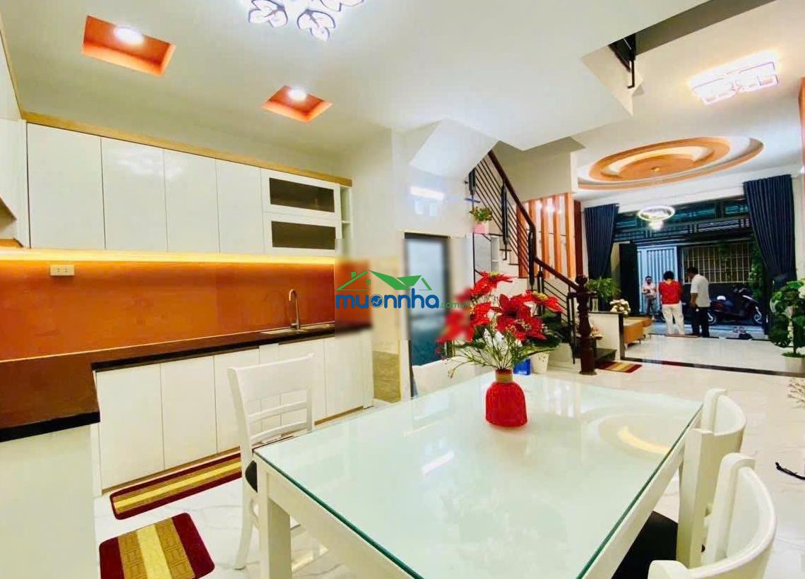 Chỉ 1 căn duy nhất toạ lạc ngay trục đường cực kỳ sầm uất bến vân đồn, q4 - giá 4 tỷ 990- shr - 4