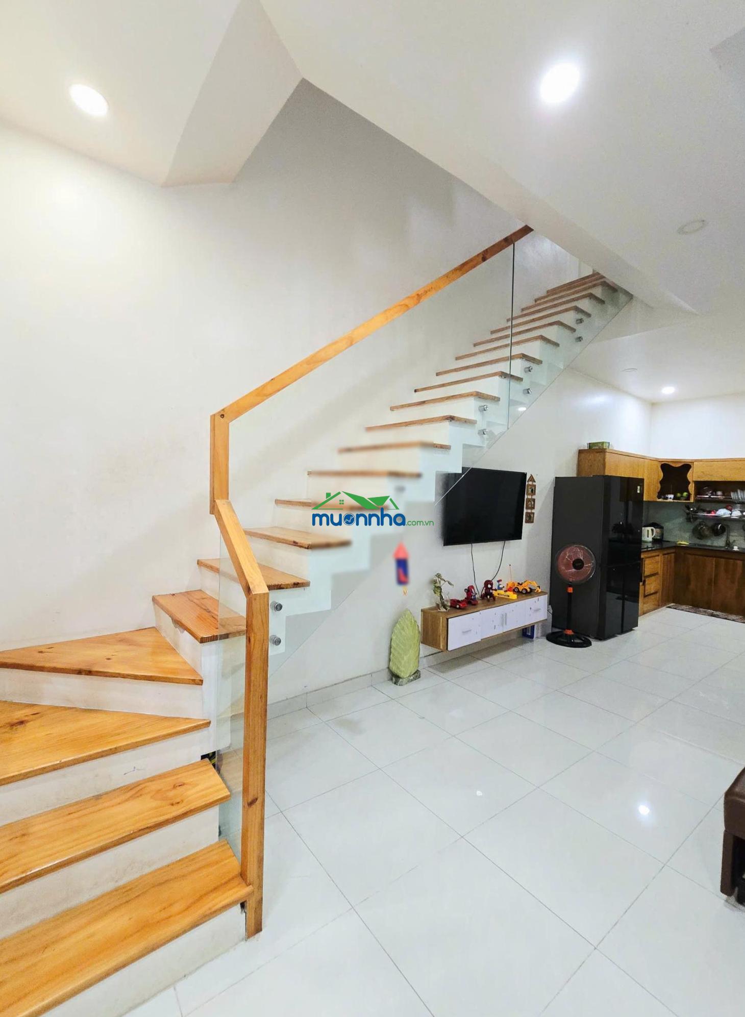 Giảm ngay 700 triệu nhà kiên cố tại trường lưu gần uỷ ban long trường gần chung cư mt east mark - 3
