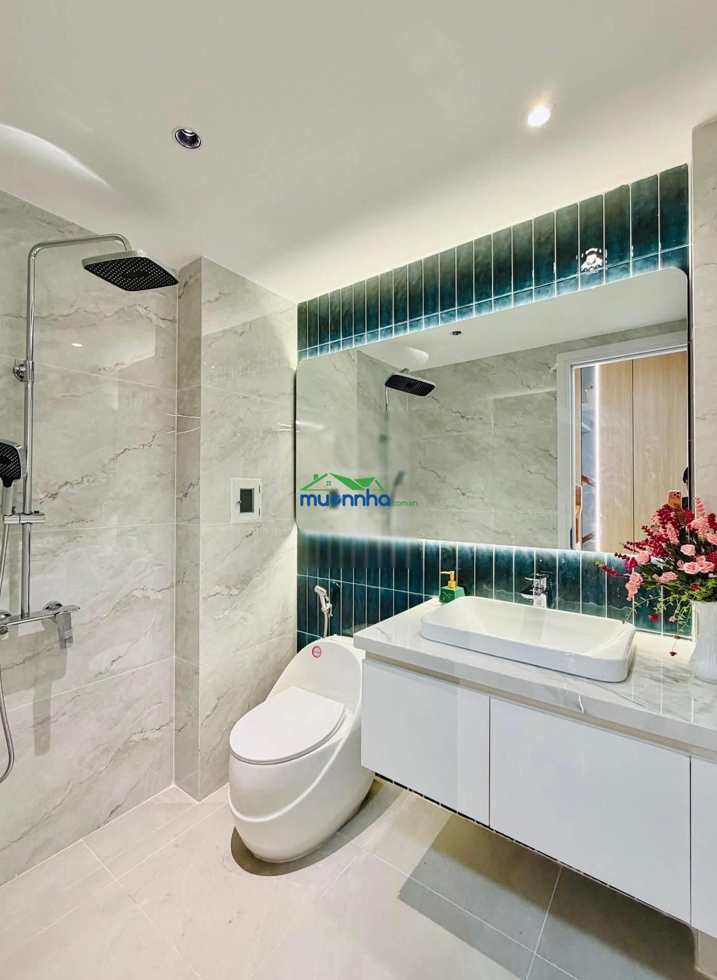 Chủ cần bán nhà ngay lê đại hành, q11 - 80m2. sổ sách đầy đủ. đường trước nhà 8m