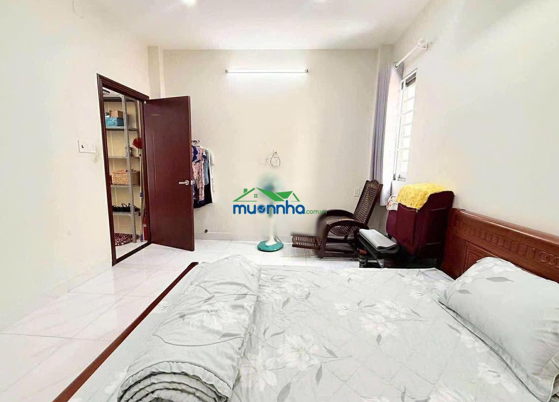 Nhà ngộp minh phụng, p. 10, quận 11. dt 77,4m2. cho thuê 19tr, gần chợ bình tây