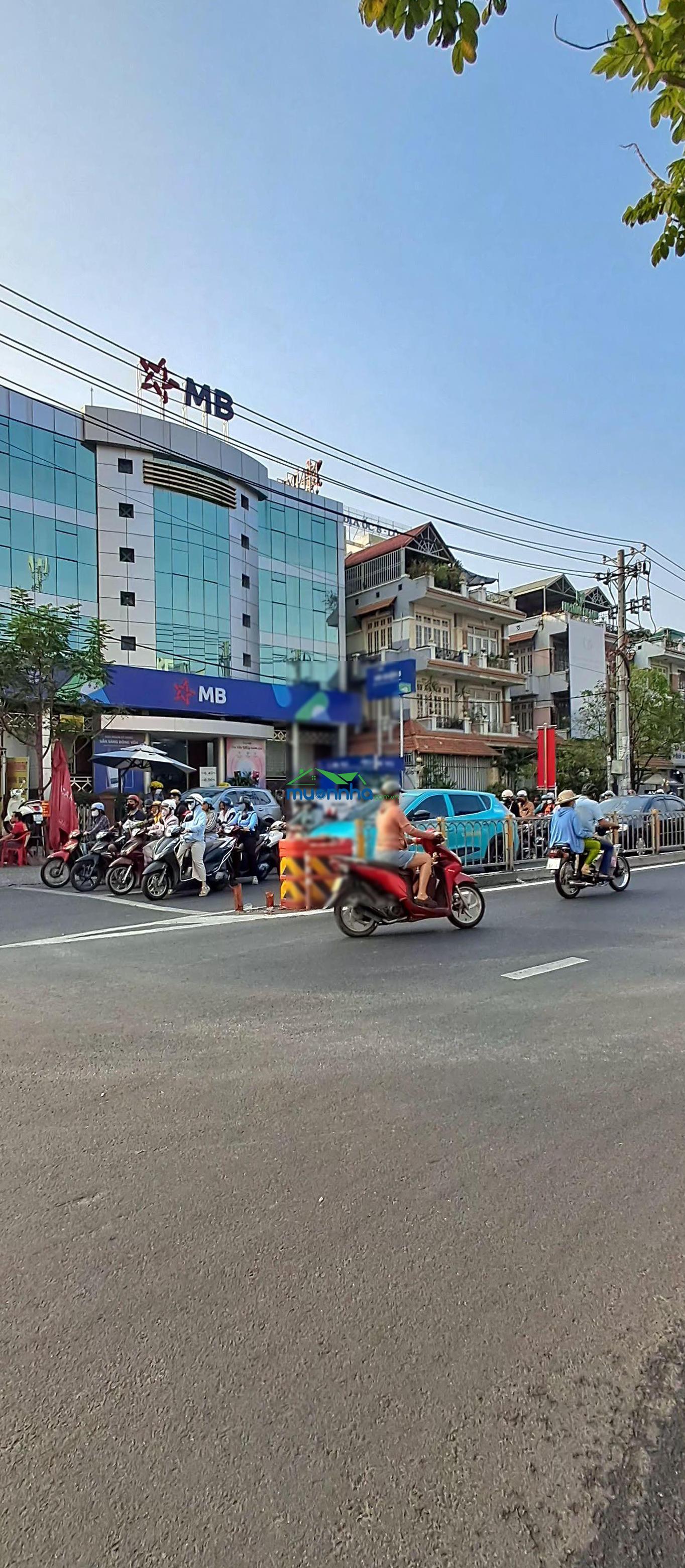 Bán biệt thự nhà phố 120m2, 4 tầng tạ quang bửu q8, dương quang đông, ngay central premium