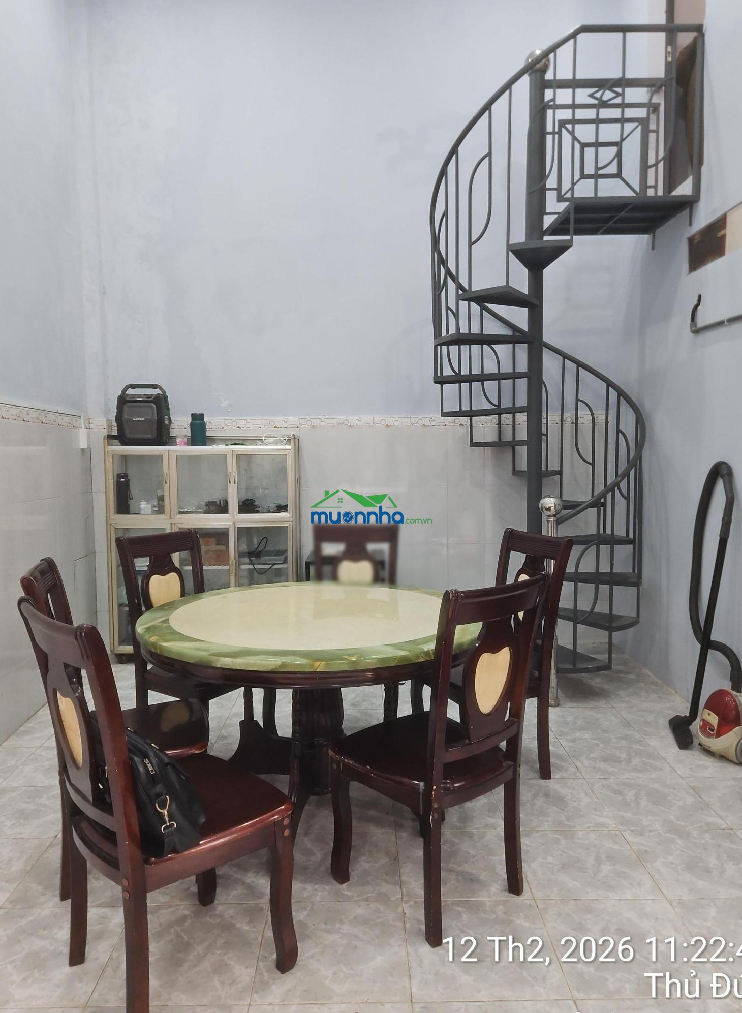 134.5m2 nhà cấp 4 sân vườn, ngang 6m, dài 20m nở hậu 10m