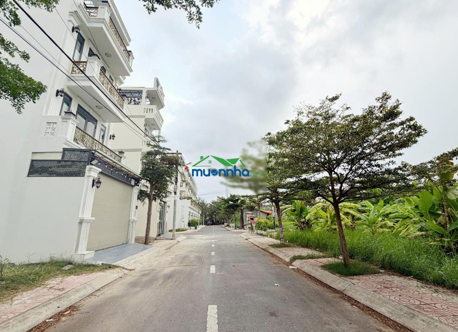 Nhà phố hiện đại 5x17m full nội thất xịn, dọn vào ở ngay tại kdc phúc an
