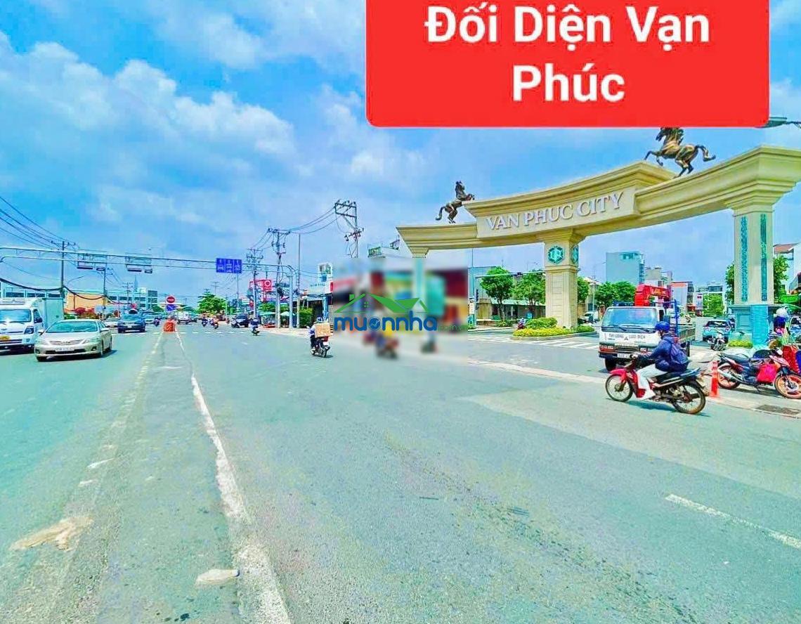 Nhà đẹp ngang 4.5m hxh quốc lộ 13 (đối diện vạn phúc city) dt 4.5x15m + lửng + 3 tầng sân thượng - 2
