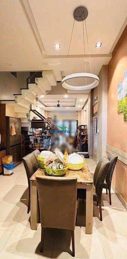 R: bán nhà đường kha vạn cân, phường linh trung. hẻm xe hơi, nhà 1 trệt 2 lầu + mái che cầu thang