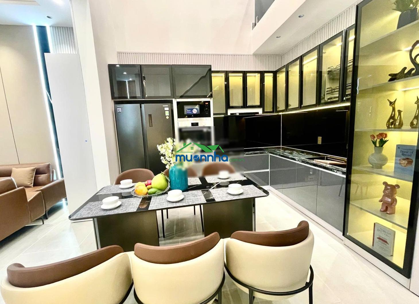 Nhà đẹp vườn đẹp như resort, giáp phú mỹ hưng, giá rẻ