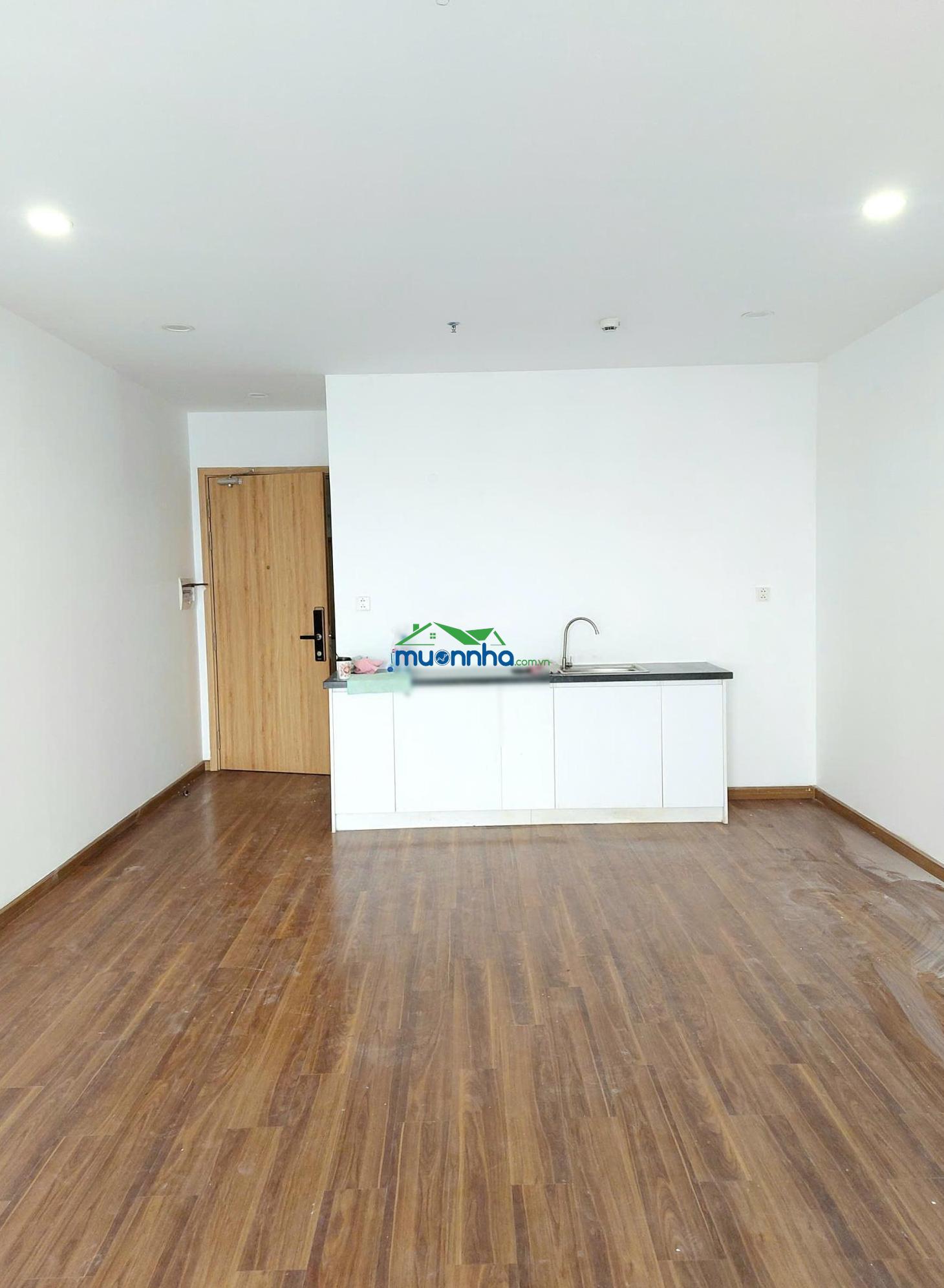 Cho thuê studio the east gate, có máy lạnh, máy nước nóng, rèm