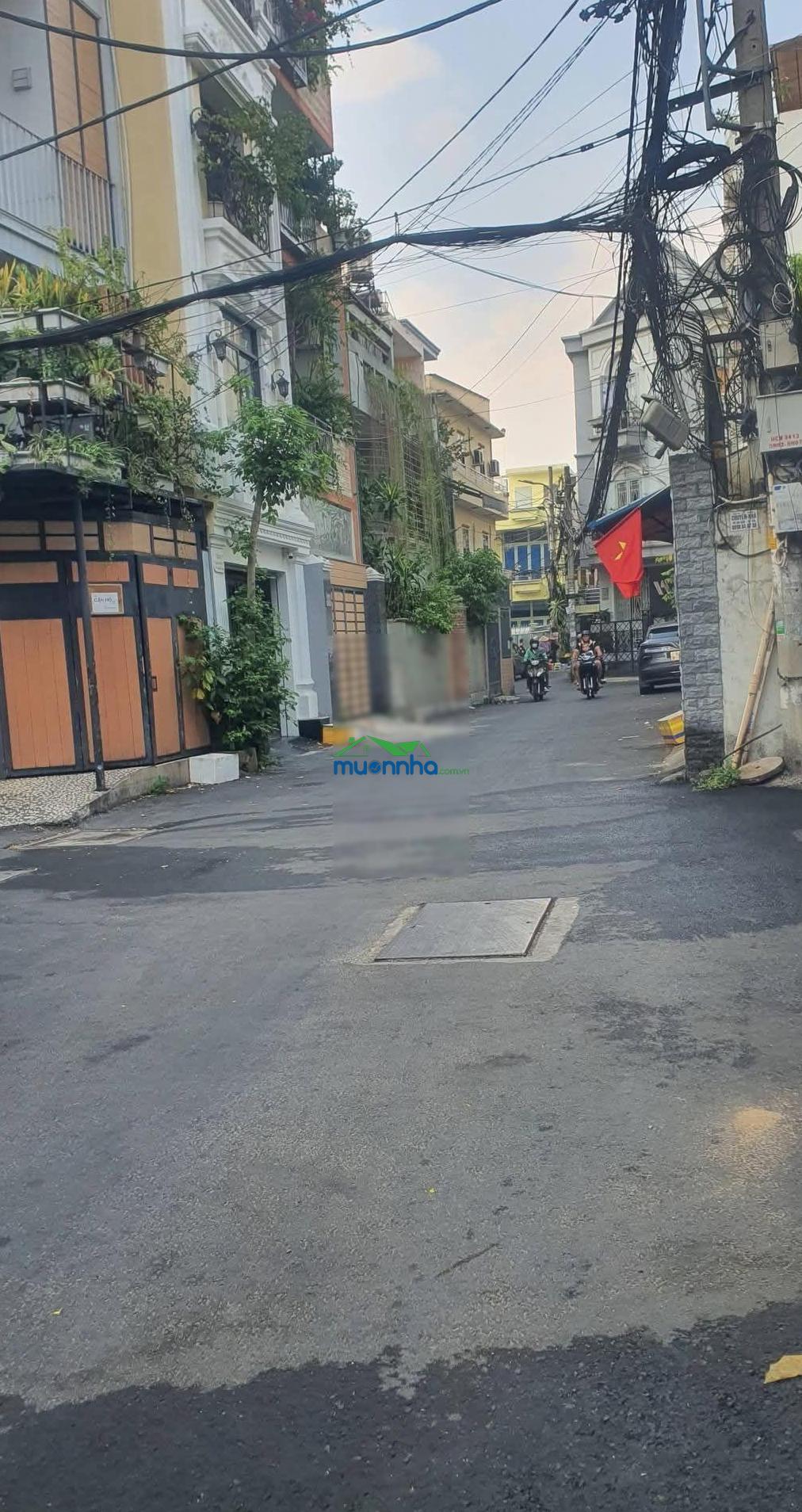 Khu vip nguyễn cửu vân. hxh tránh -- 3 tầng btct. 60m². 5pn. 5wc. sổ vuông. gần thị nghè. - 4