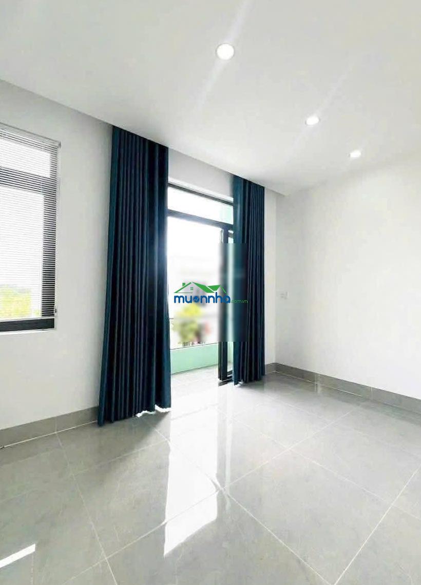 Bán nhà đang ở phạm thế hiển, quận 8 dt: 100m2, sổ hồng riêng