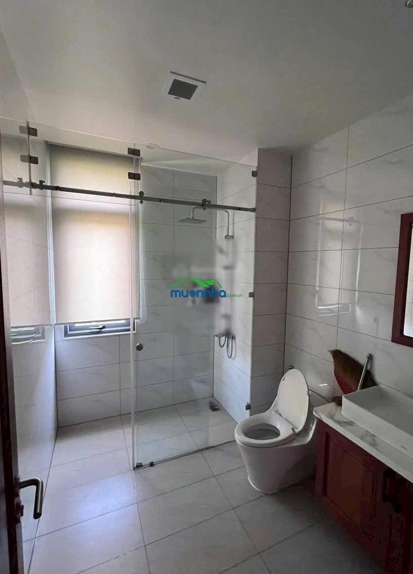Hàng hiếm nhà võ văn ngân, thủ đức. giá:5tỷ940/ 6mx18m. 4tầng. sổ sạch. đang cho thuê 30triệu/tháng - 2