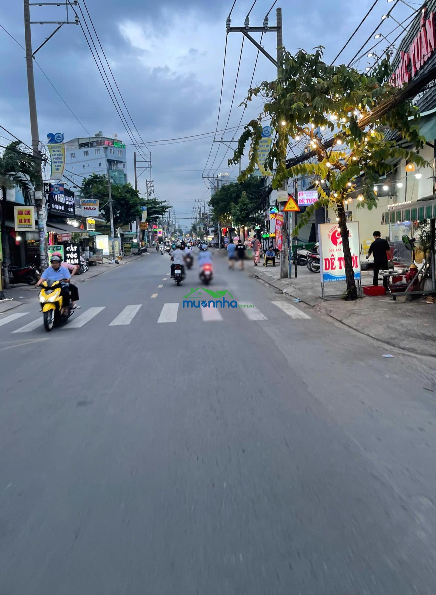 Cô sáu gửi bán căn nhà đang cho thuê 12tr/th, đường an dương vương, q8, shr