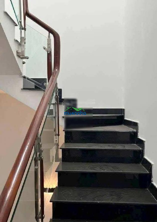 Nhà 3 tầng quận 2 đường xe hơi chỉ hơn 6 tỷ