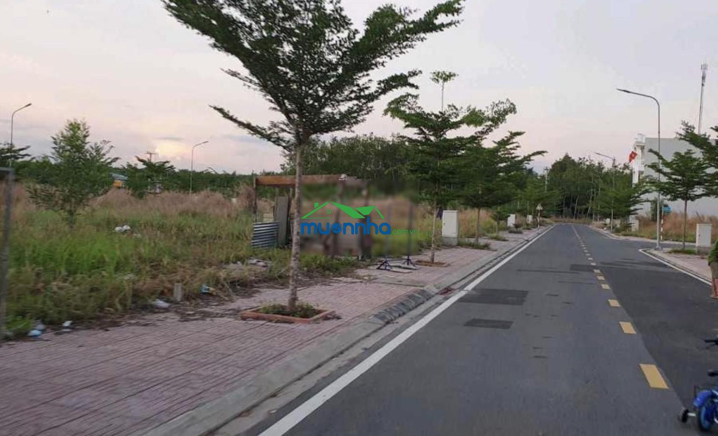 Bán đất sổ sẵn 70m2, đường nhựa, chỉ 700 triệu (có thương lượng), lh 0919 995 ***