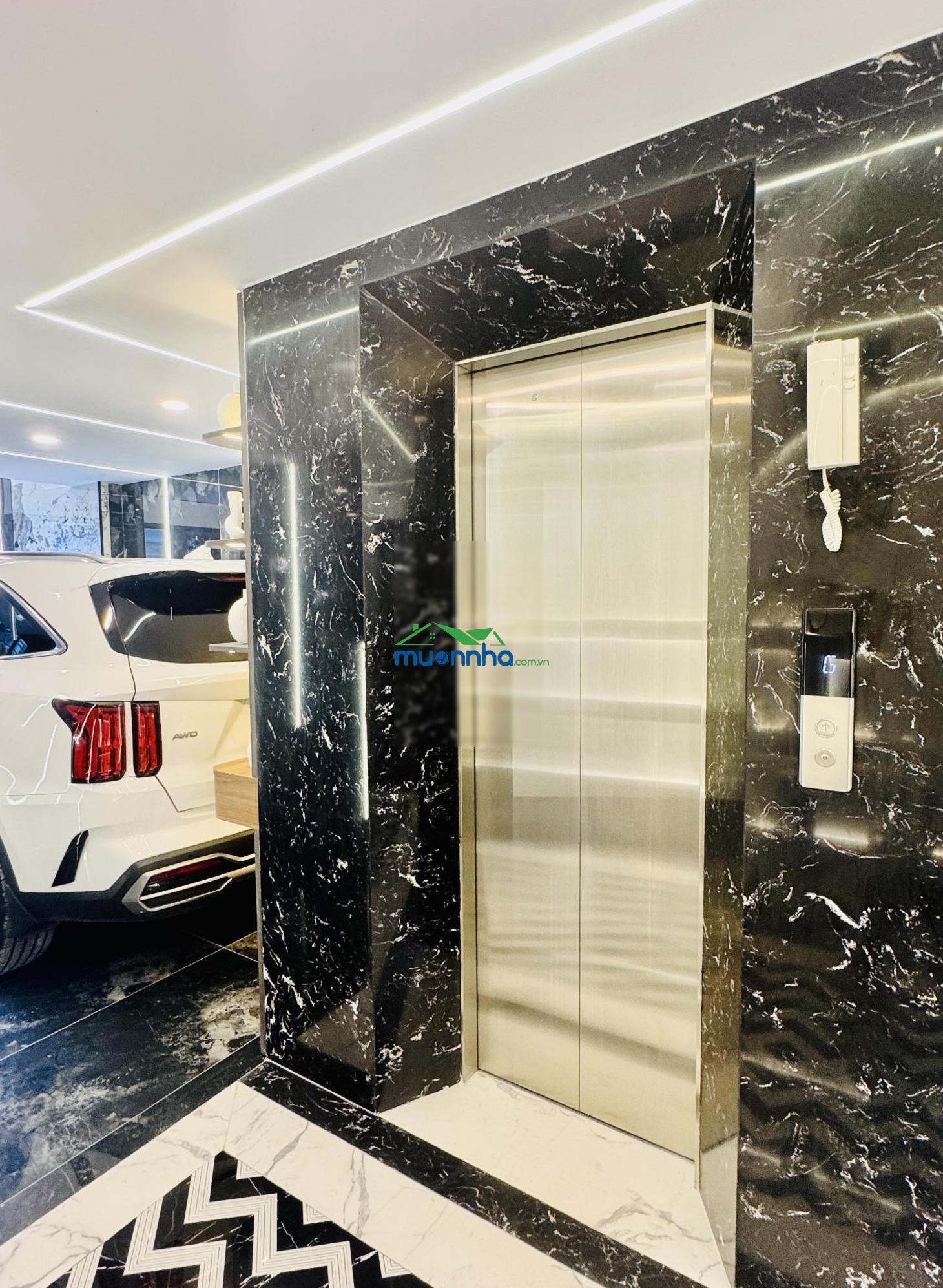 Bán nhà mới xây, 5 tầng, có thang máy, đường 7m, 4mx16m, đẳng cấp, sang trọng, ngay emart