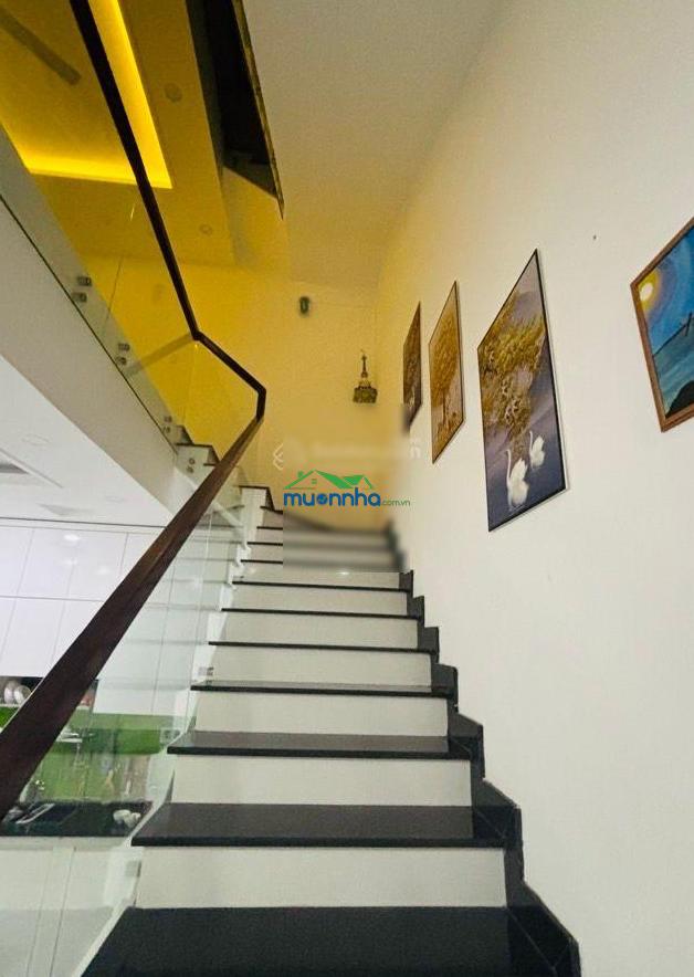 Chỉ 6,1 tỷ - nhà 3 tầng - (5x20) 100m2 mới đẹp - mặt tiền đường số - bình hưng - 3