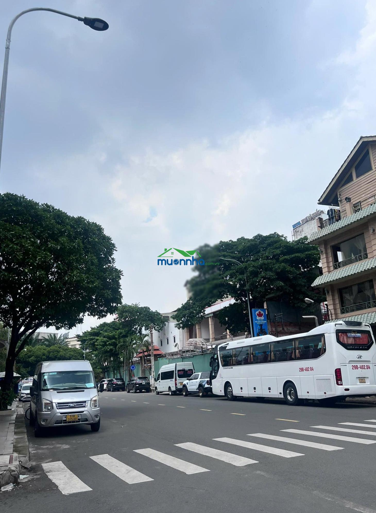 Bán gấp 10.5x25m bán nhà đường phổ quang, phường 2, quận tân bình nhà nát tiện xây mới - 2