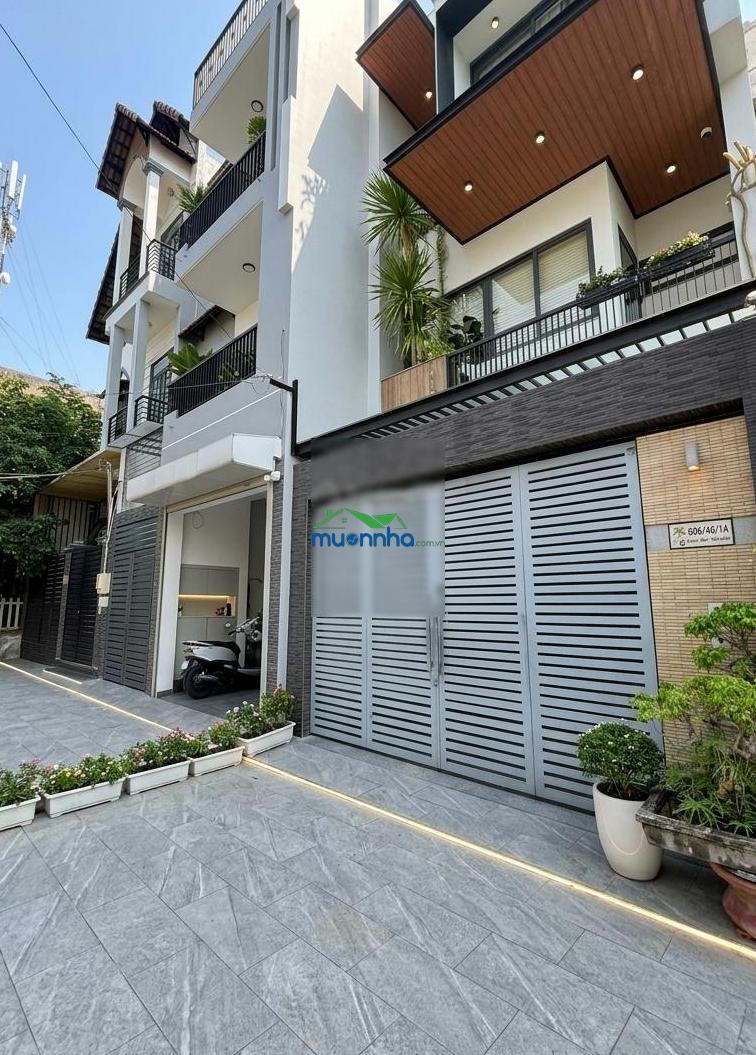 Nhà 4 tầng đường quốc lộ 13 khu hồng long 72m2 - ngang 6m khu phân lô dân trí chỉ 9 tỷ thương lượng