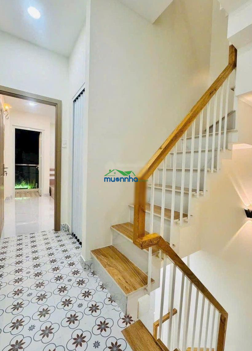 Nhà đẹp 3 tầng có 4 phòng ngủ, tặng nội thất. sát mặt tiền 591/10 bình thới - 2