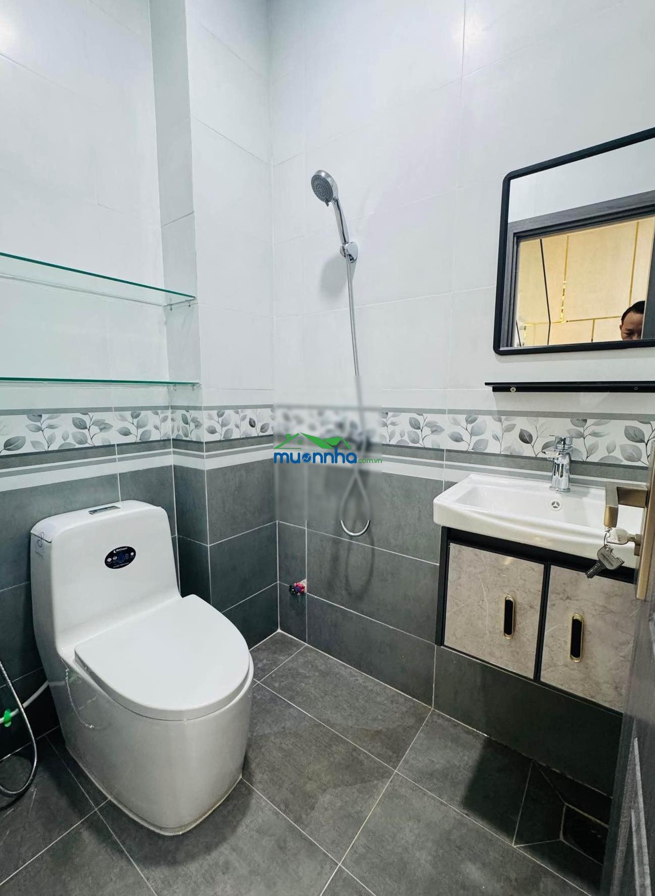 Nhà mới 3 lầu (dt 4.5 x 7) - 3pn - hẻm 3.5m phan huy ích gò vấp - giá 3.18 tỷ - 4
