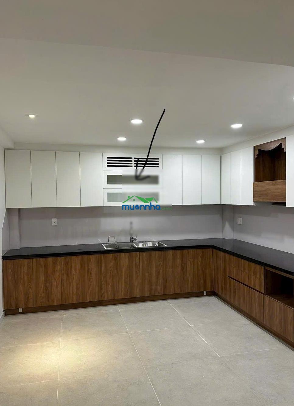 Hot!!!!!! hạ giá bán nhanh từ 17,5 tỷ chỉ còn 15,2 tỷ. hẻm oto 8m đường cmt8. dt 4m*18m - 5 tầng