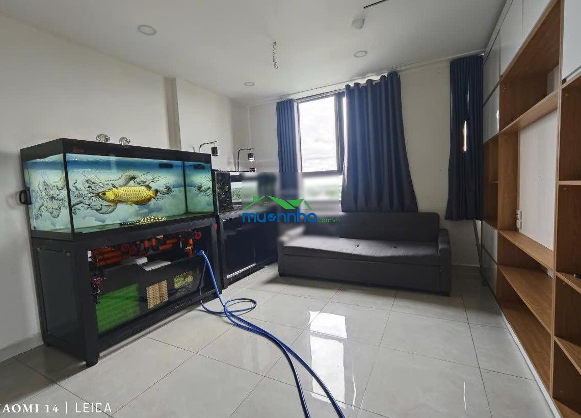 Cho thuê căn 78m2 3 pn saigon intela có 4 món nội thất chủ đầu tư, ở liền giá 8 tr ( 3 pn 3 toilet)