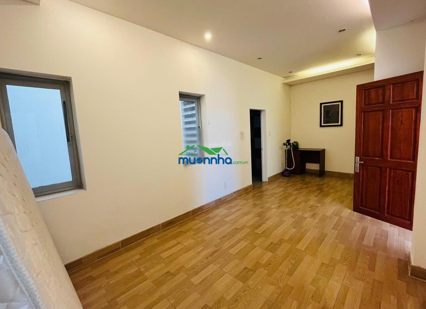 Tin được không - ngang 7m nở hậu chỉ có 9,48 tỷ - 3tầng - 5pn - có gara ô tô, ban công, giếng trời - 2