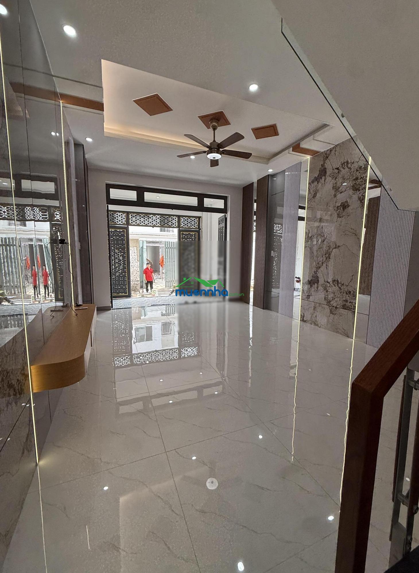 Bình tân- nhà đẹp ở ngay - hẻm thông 5m - dt khủng ngang 4,5m x 17m- 4 phòng ngủ - giá chỉ 5 tỷ tl - 2