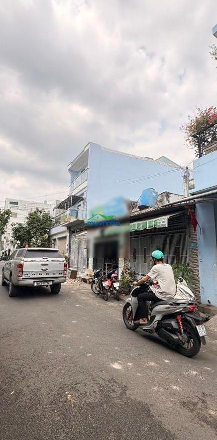 Giảm ngay 200tr chỉ còn 7,8 tỷ tl nhà đẹp 3 tầng 3pn. mặt tiền kinh doanh hẻm 7m thông. đường 18b