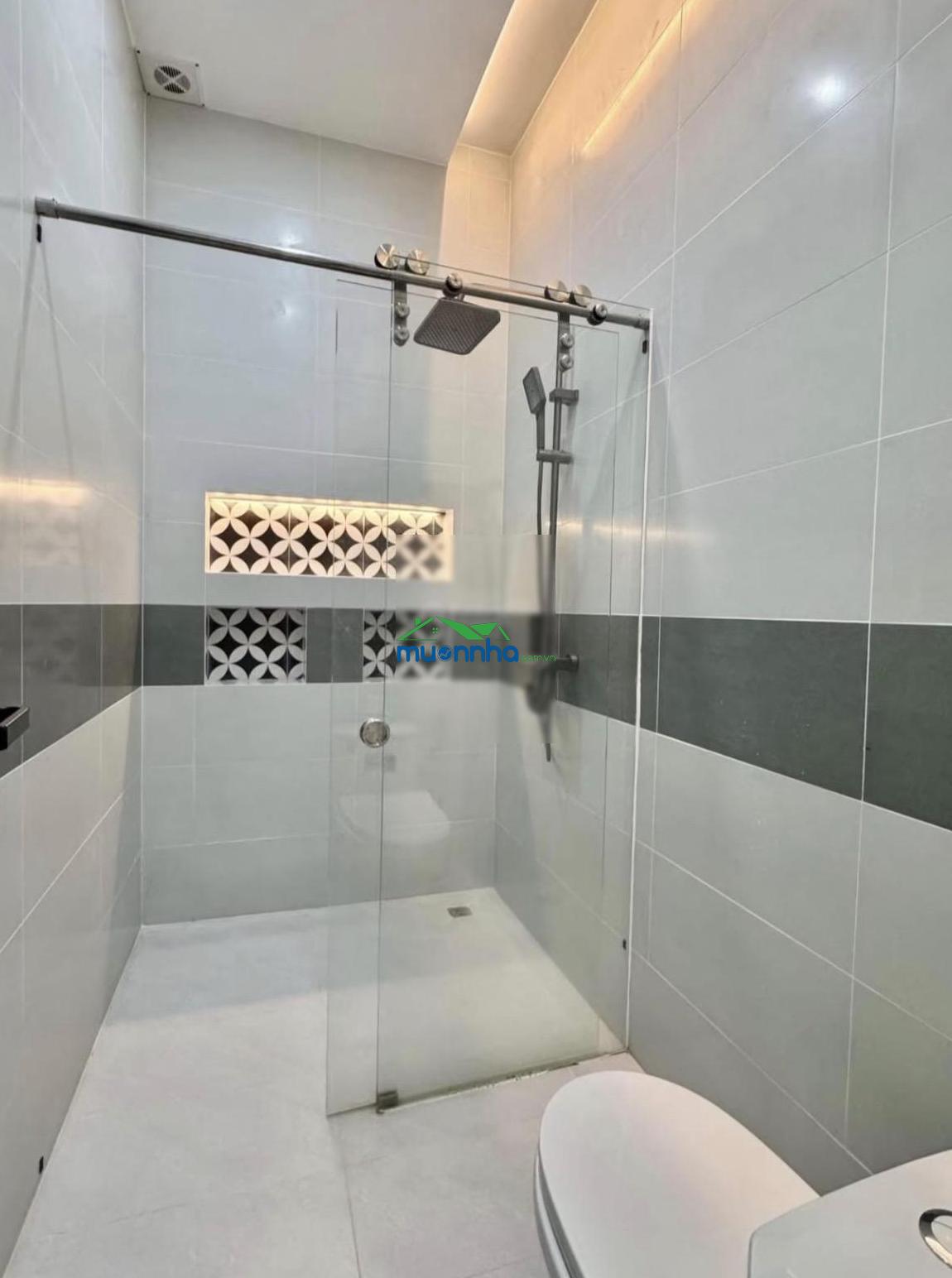 Cô chú chủ nhà cần bán gấp căn nhà ở phường 16 quận 8 để dưỡng già, giá còn thương lượng