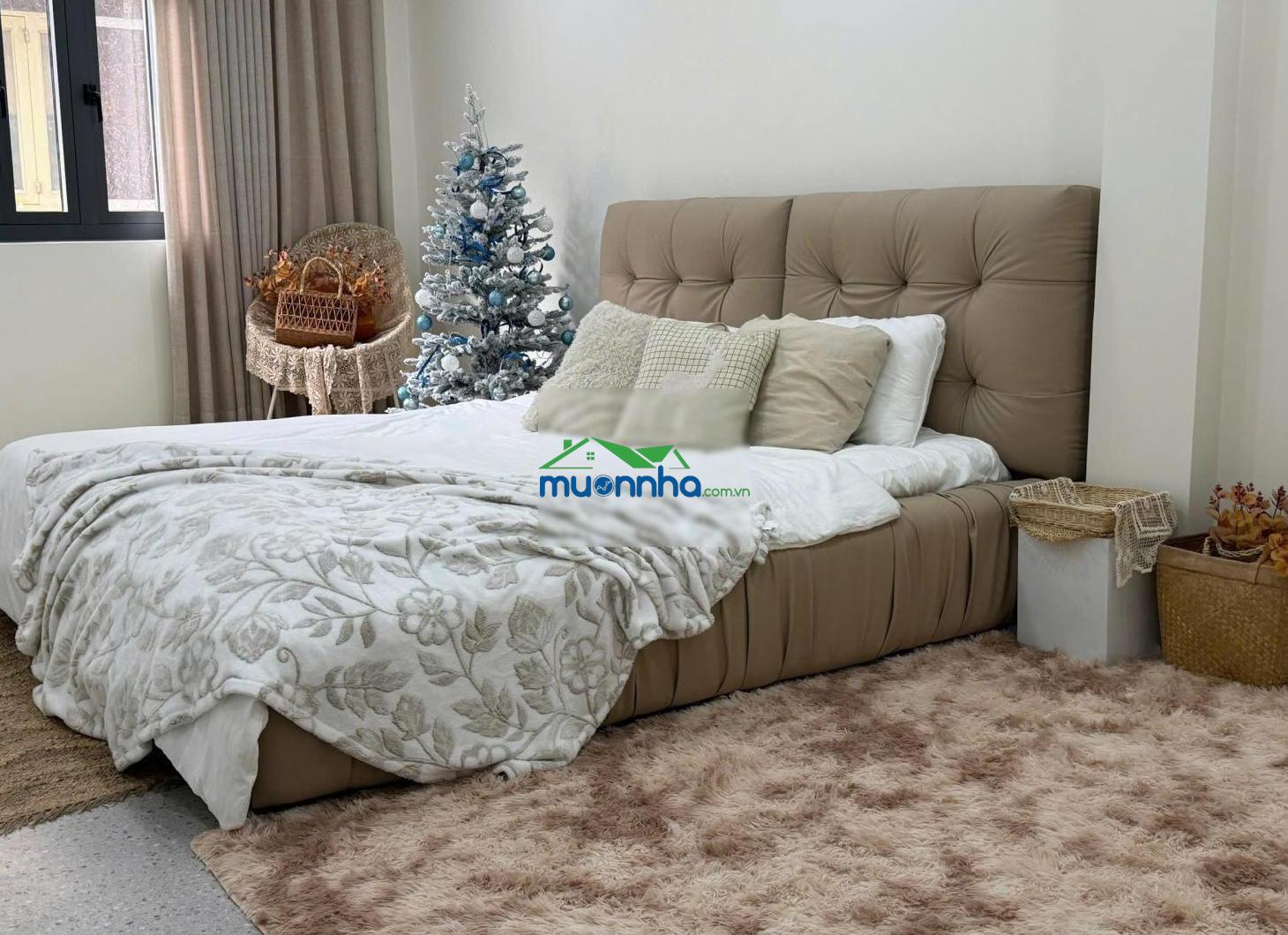 Cần bán gấp nhà hẻm xe tải - hẻm 290/ nơ trang long. kết cấu 5 tầng mới xây full nội thất cao cấp.