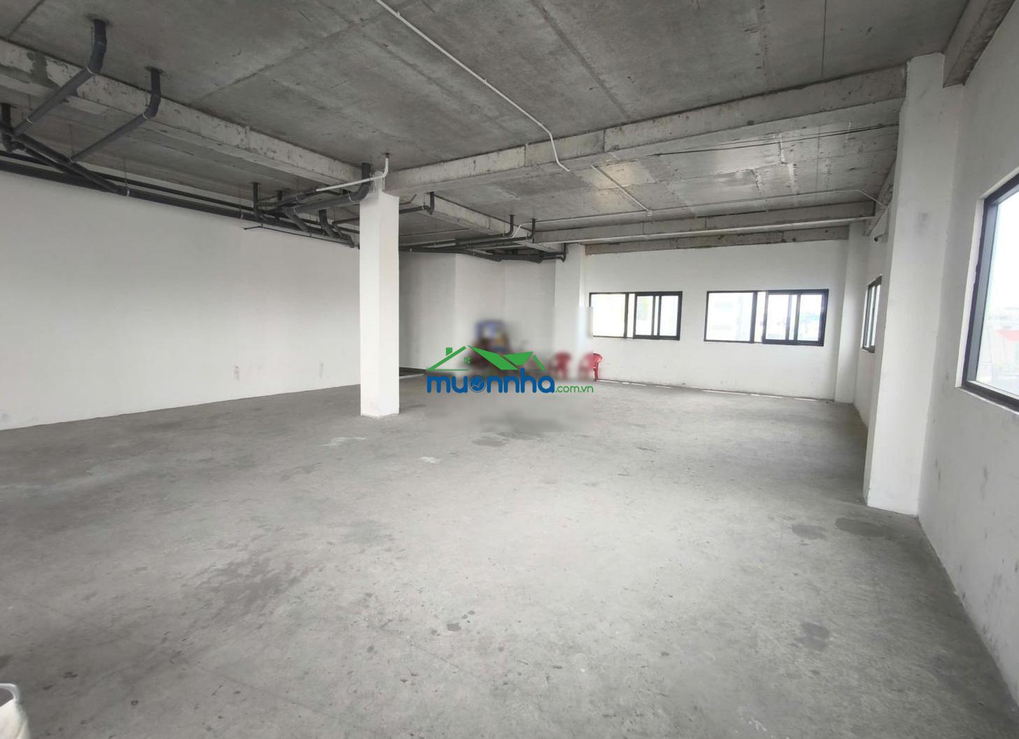 Cho thuê văn phòng tại bcons tower giá chỉ 10 triệu/tháng cho 150m2 - full kính