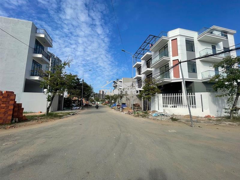 Bán đất nền đường đào trí  đang xây dựng. giá *** khu vực