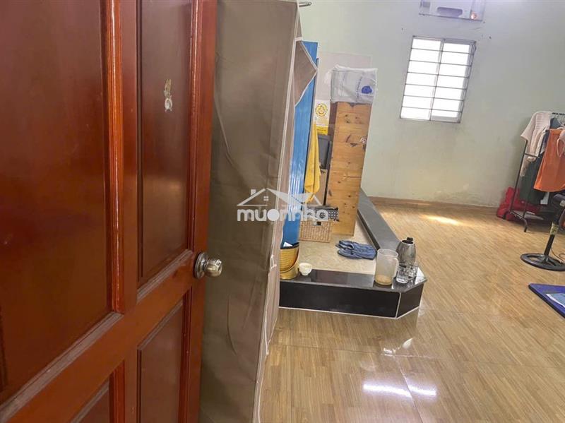 Cho thuê nguyên tầng 1 có 2 pn, 1 wc 100m2 chỉ 3000k