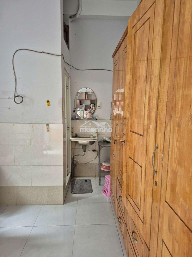 Cho nữ thuê phòng 521/76 cmt8, p. 13, q. 10 giá 2tr/tháng 
