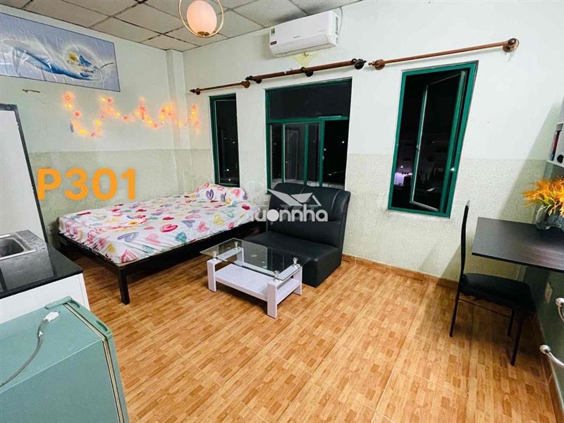 Phòng cửa sổ máy lạnh full nội thất giờ tự do xe free