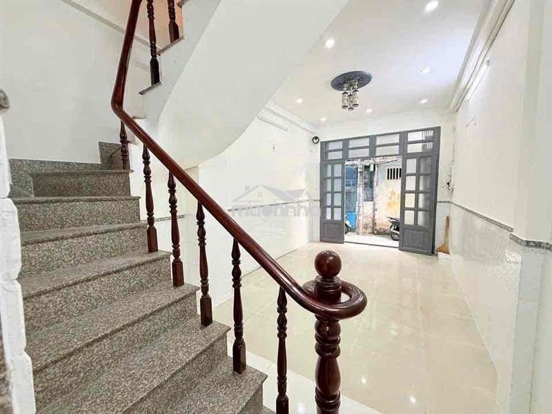 Bán nhà đường ngô quyền-đường 3/2, 3 lầu, giá 5,7 tỷ, ***