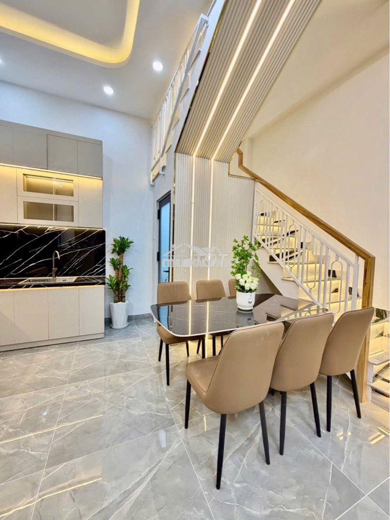 Nhà đẹp 3 tầng lại còn rẻ ,  huỳnh tấn phát , dt 45 5 9 - 3