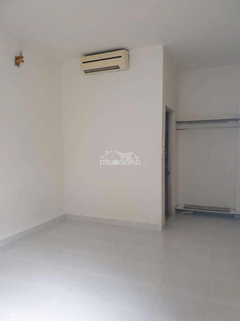 Nhà-nc-2pn-2wc-gia-7,5tr-tl-huynh văn bánh-p11-q.phú nhuận - 2