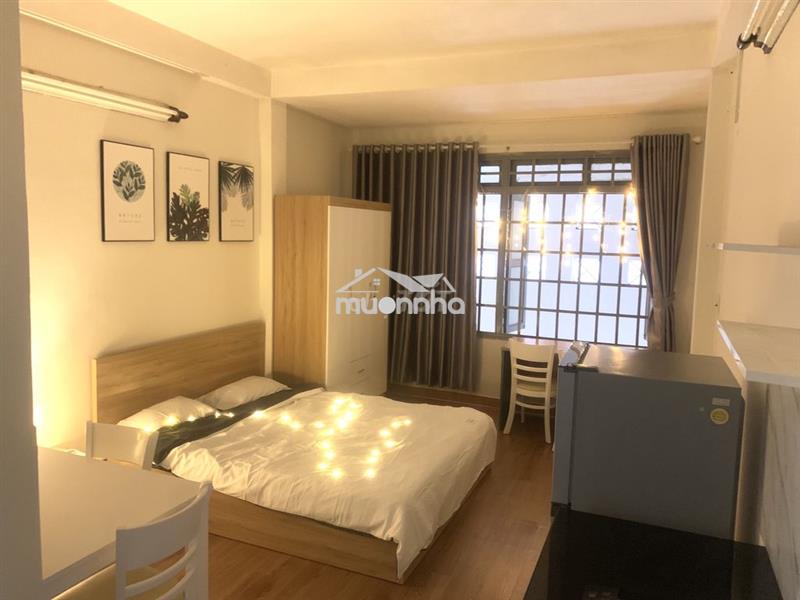 Phòng mới full nội thất trường sa giao với lê văn sỹ q3